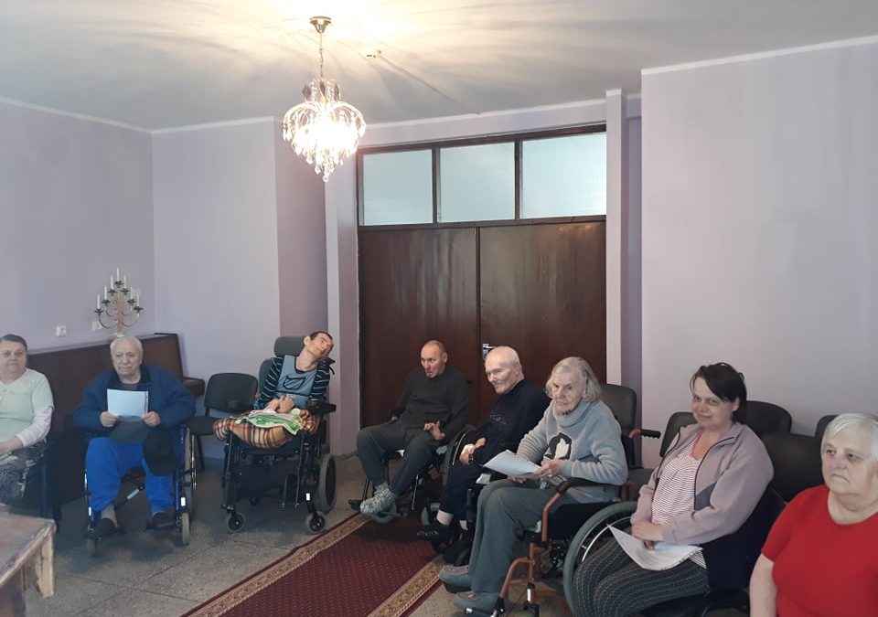 PAMALDOS GLOBOS NAMŲ KOPLYČIOJE