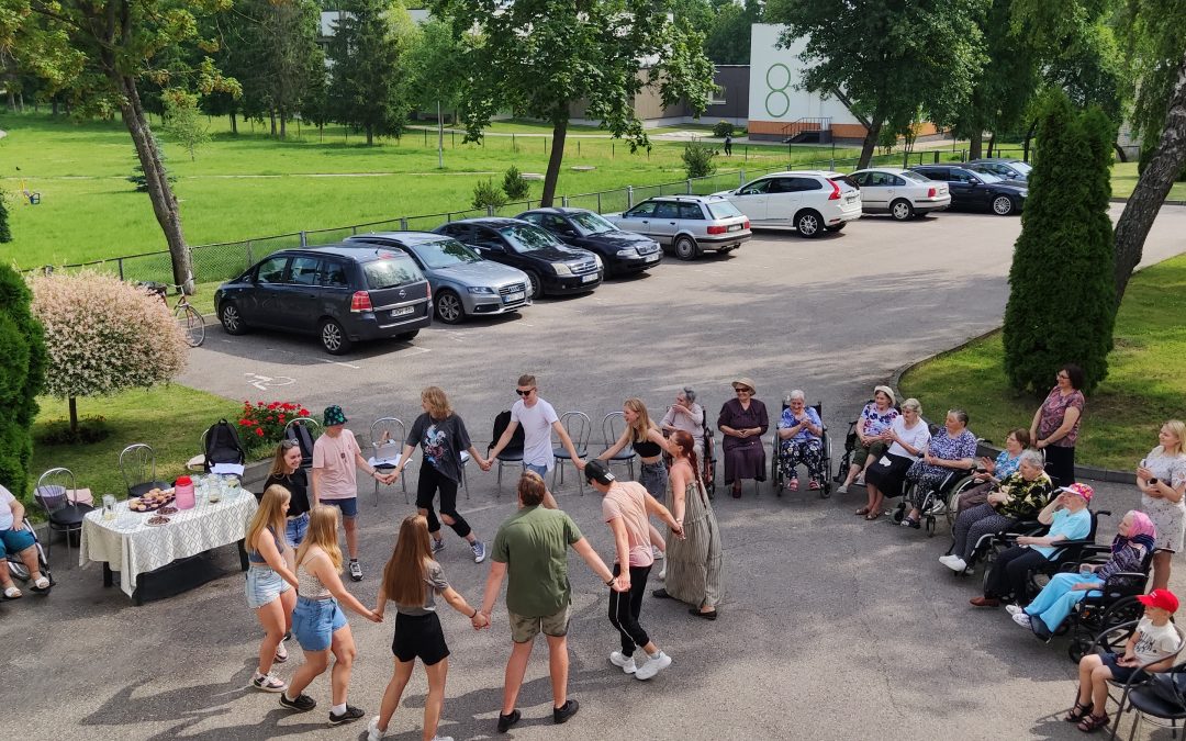 ELEKTRĖNŲ JAUNIMO CENTRAS GLOBOS NAMUOSE